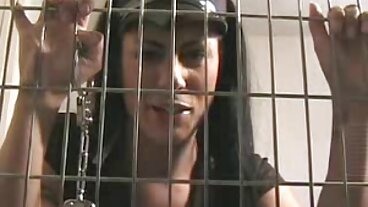 Koboi perempuan lucah dengan menggoda Gia video lucah wanita melayu Derza daripada Evil Angel