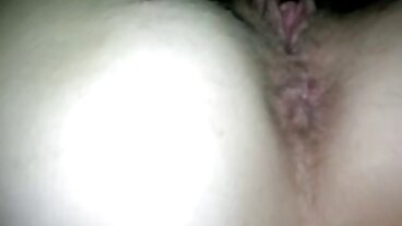 Skru Cowgirl terbalik sex lucah melayu dengan Erika yang menggoda dari 18 VideoZ