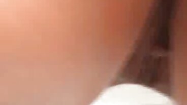 Berciuman busuk video awek melayu lucah dengan Madison Ivy miang dari Babes.Com