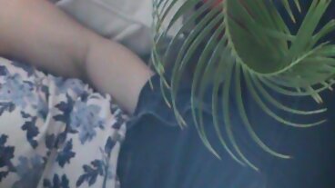Video Legs On Shoulders dengan Dani Jensen yang menggoda jilat puting tetek dari MYLF
