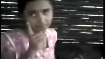 Handjob seks dengan menggoda Danni Rivers bokep melayu lucah daripada Bang!