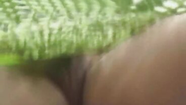 Seks In The Bed dengan Demi Sutra dan Ember henjut puki Snow yang bersemangat daripada Cherry Pimps