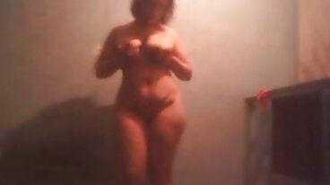 Lucah awek melayu video bogel handjob dengan pengawas Valeria Blue dari MamacitaZ